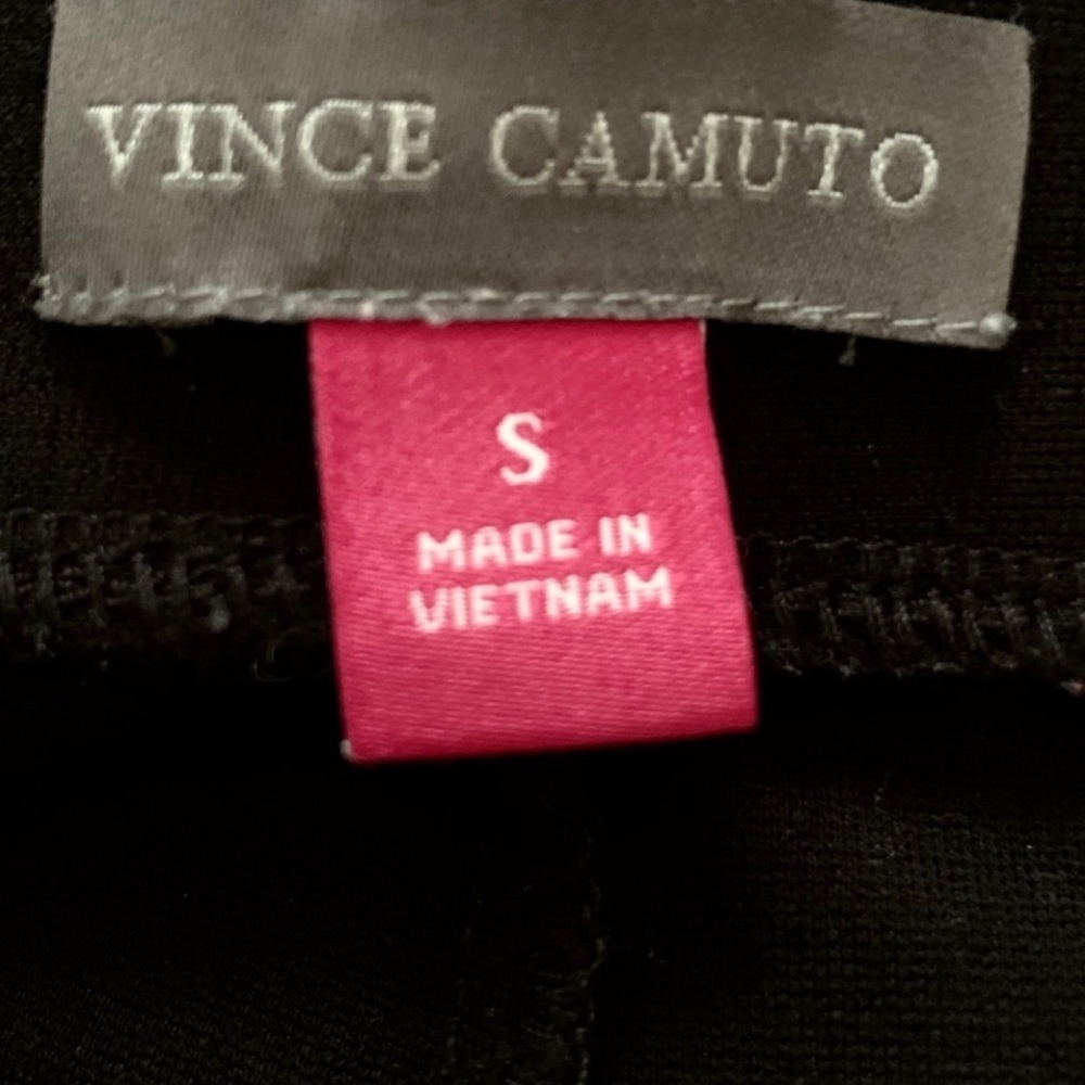 VINCE CAMUTO Ponte Ankle Black
High Wasted Leggings - Picture 7 of 7